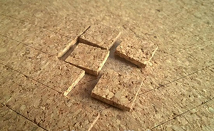 Cuñas de corcho pegadas